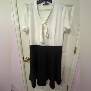 Bedoar size 18 Black and White Short Sleeve Dress